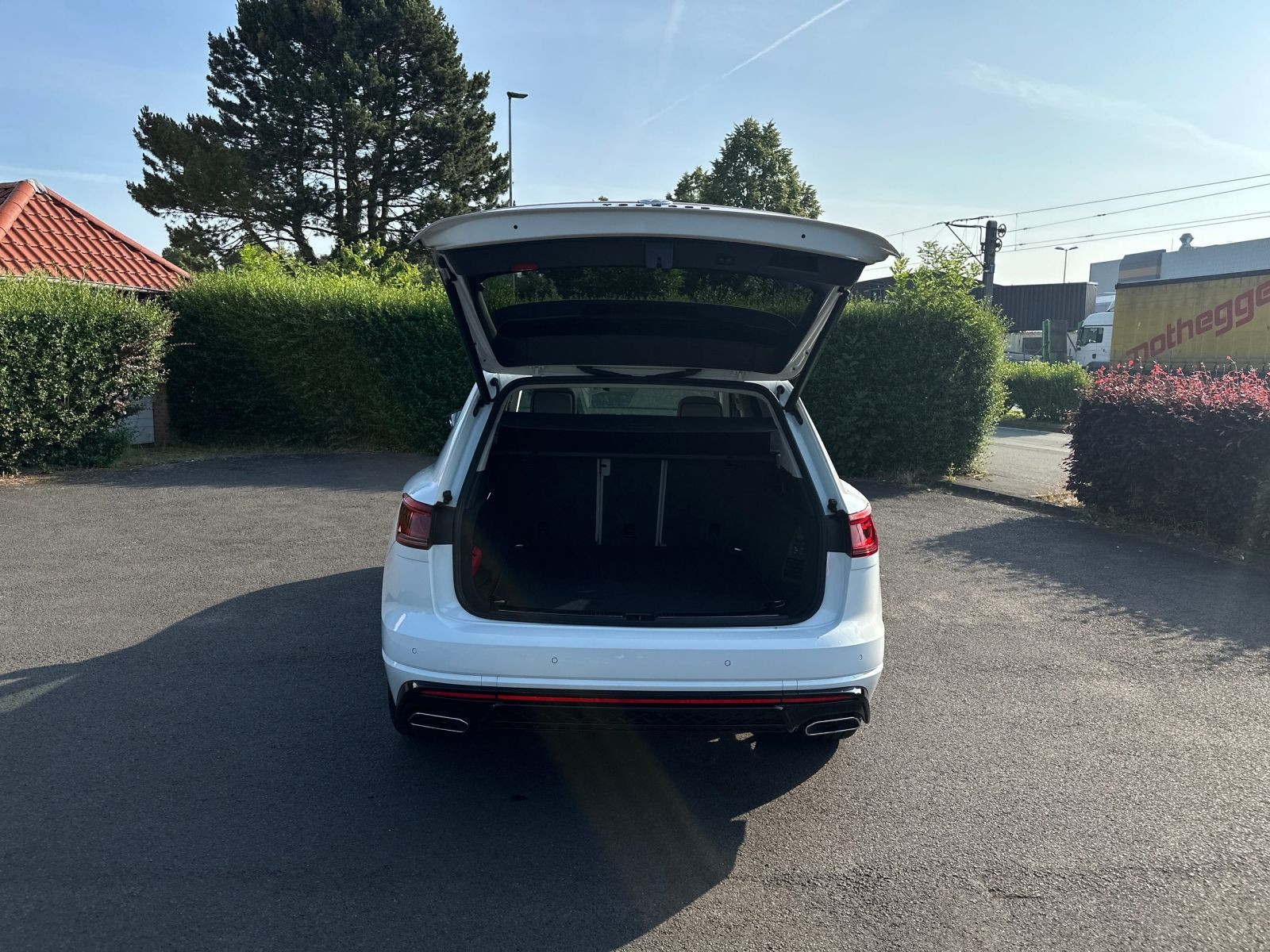 Volkswagen - Touareg_15