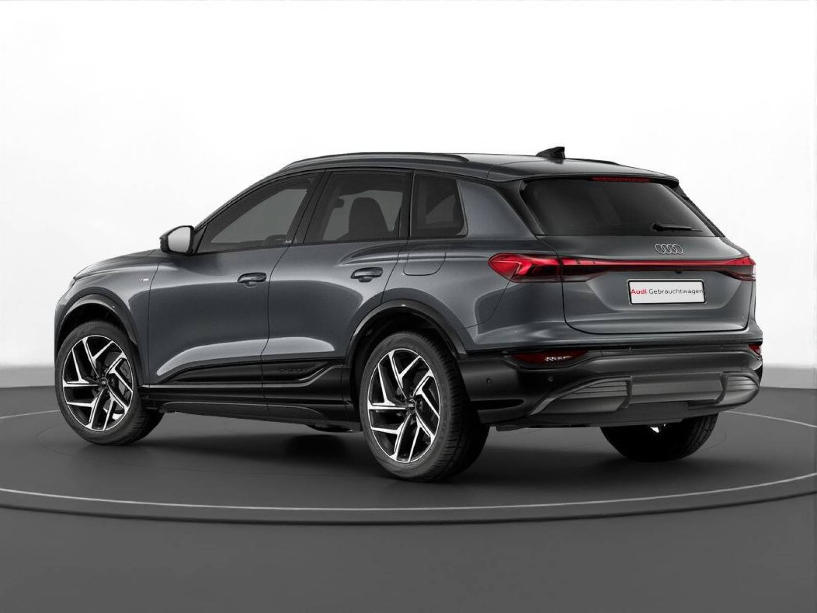 Audi - Q6 SUV e-tron_4