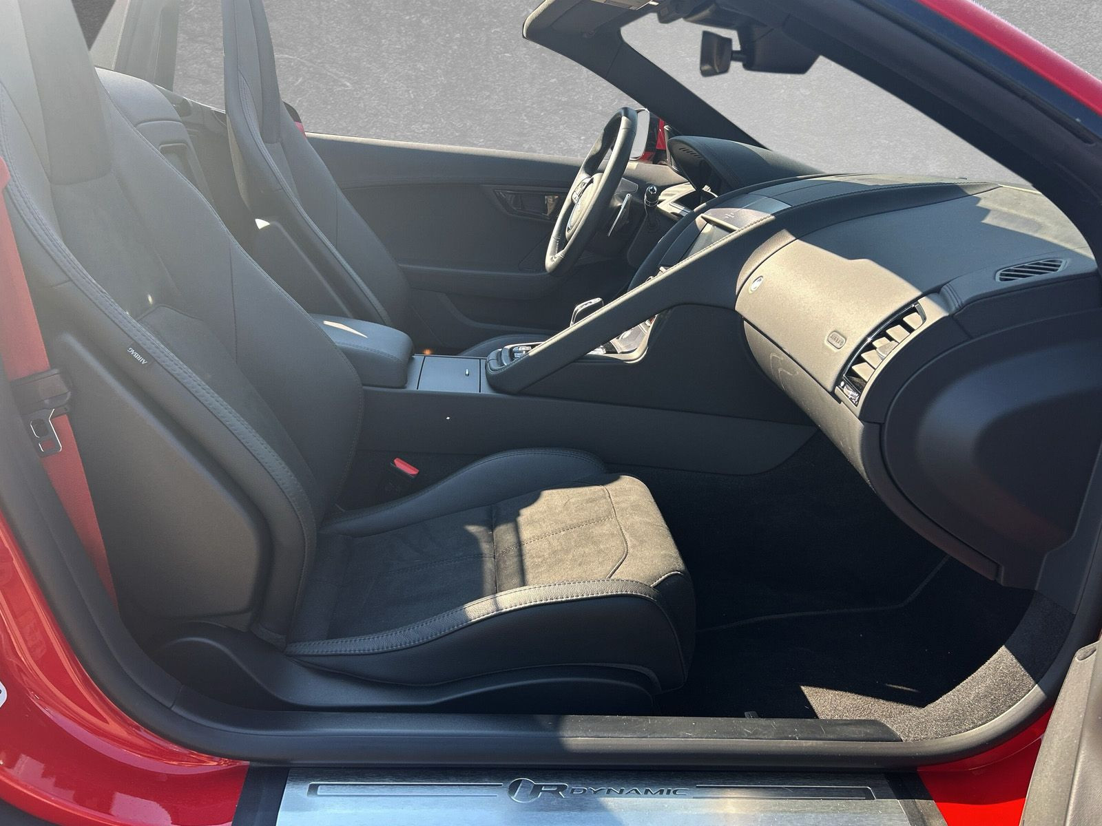 Jaguar - F-Type_3