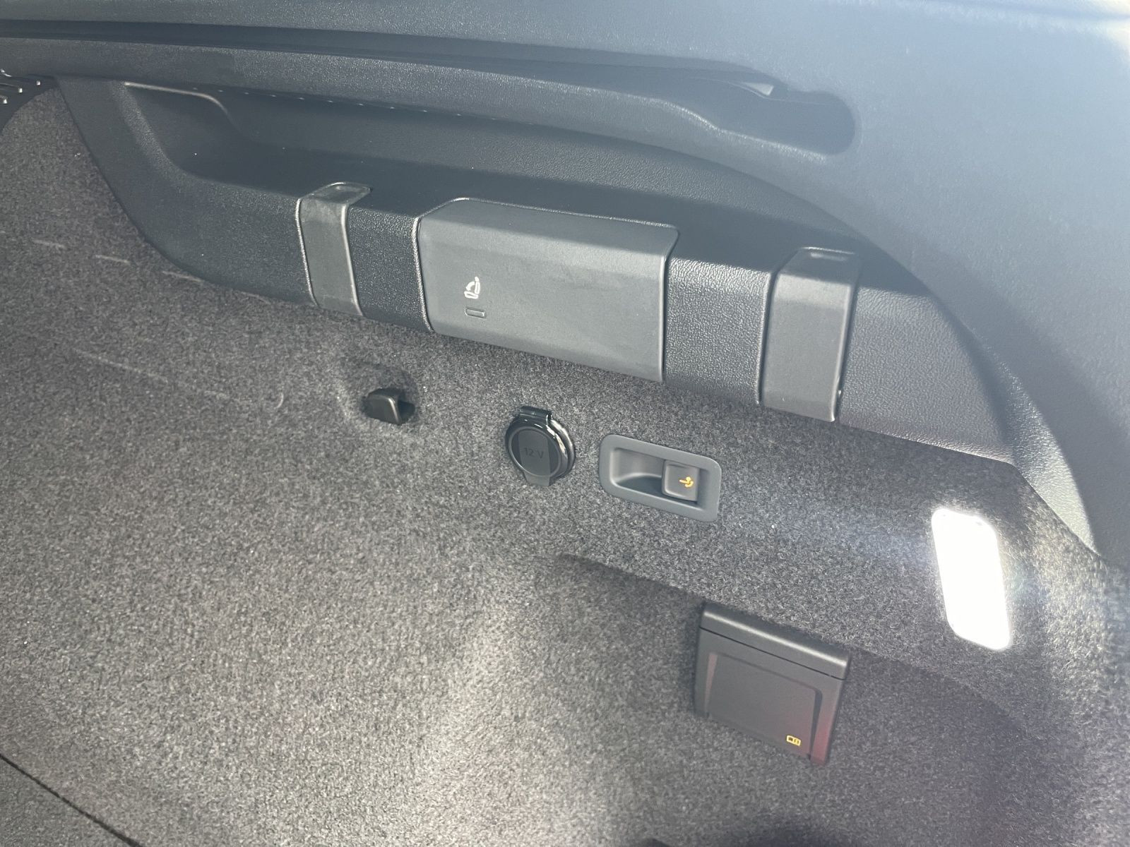 Volkswagen - Tayron_13