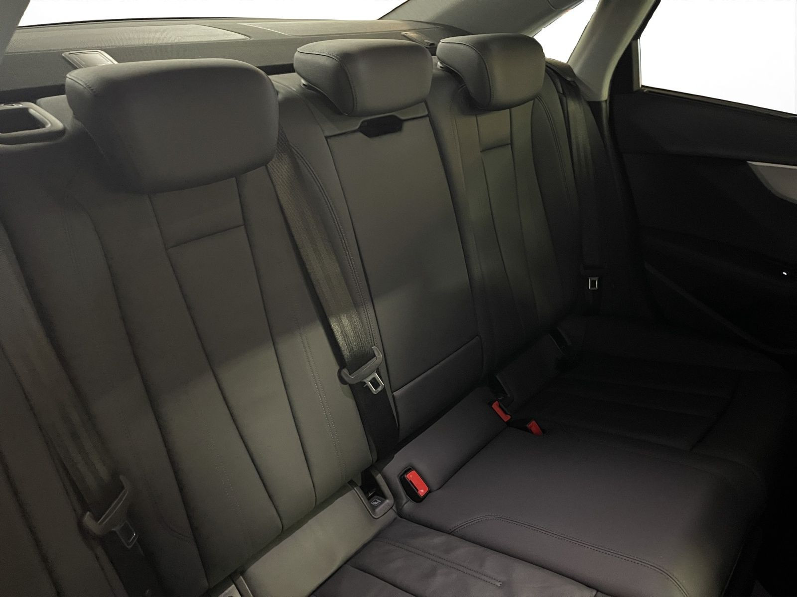 Audi - A4_19