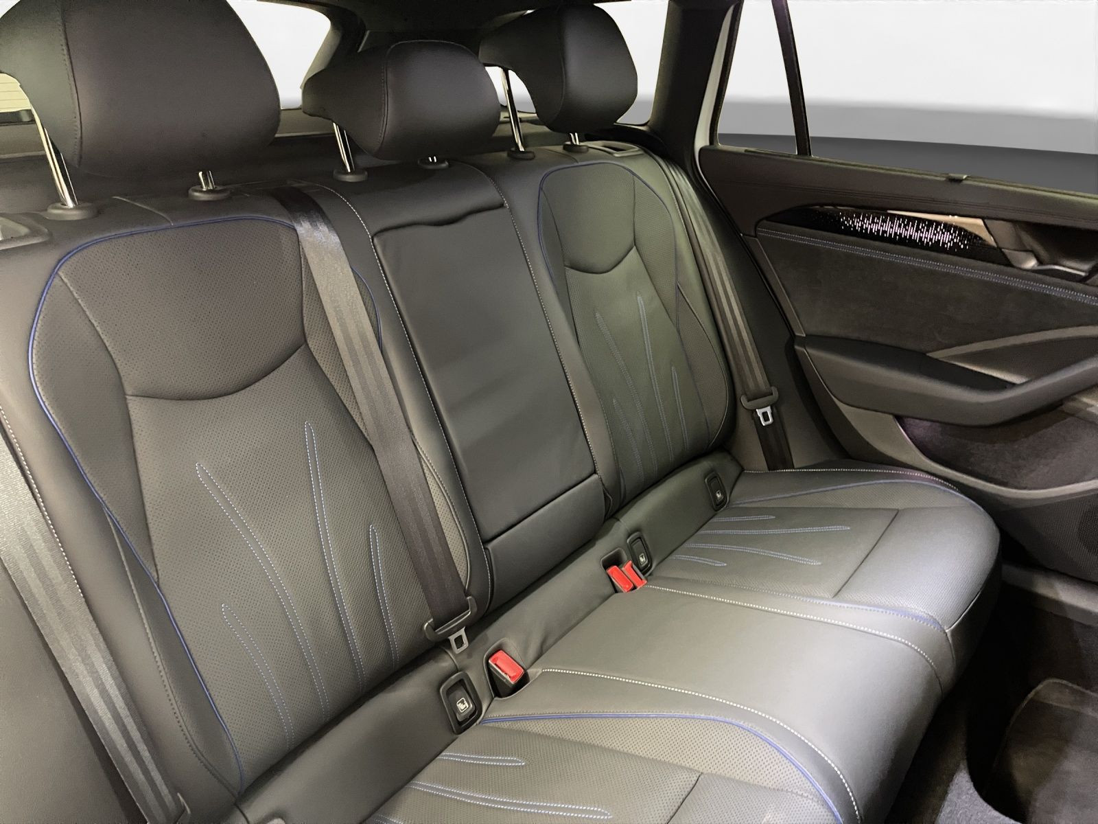 Volkswagen - Passat Variant_19
