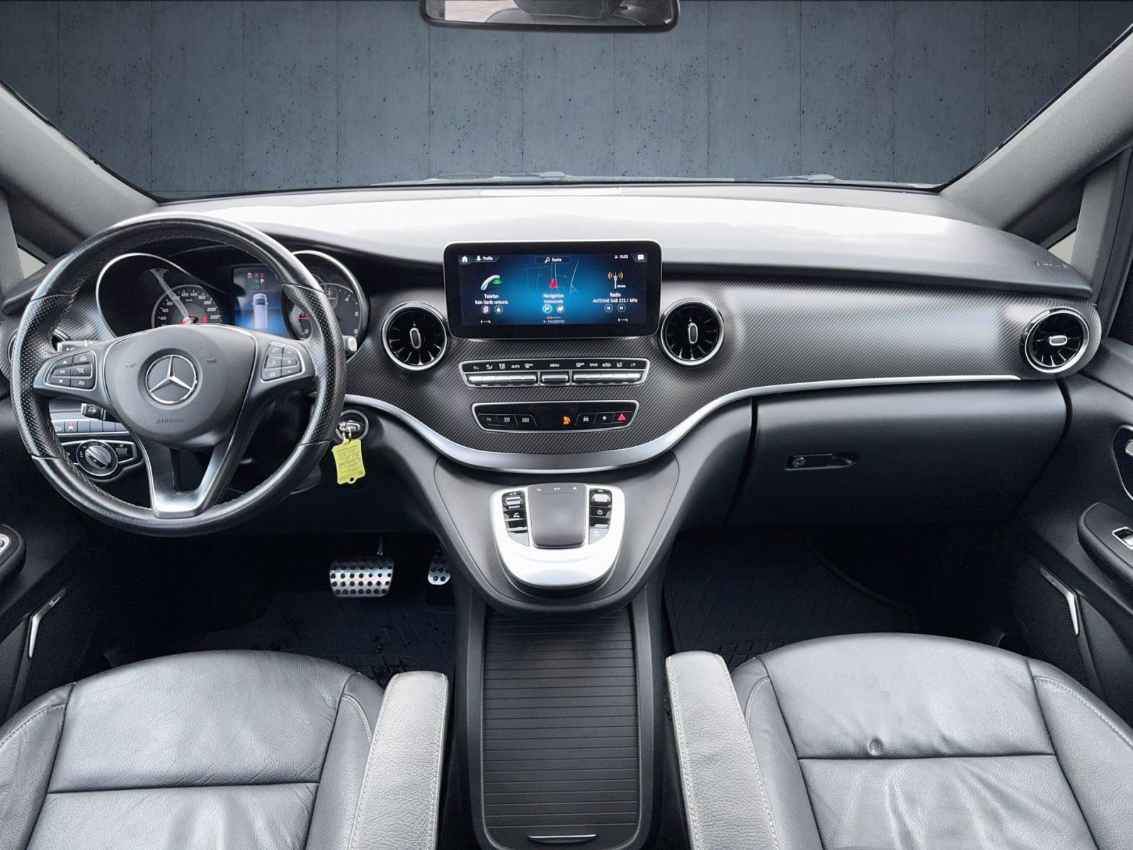 Mercedes-Benz - V 300_11