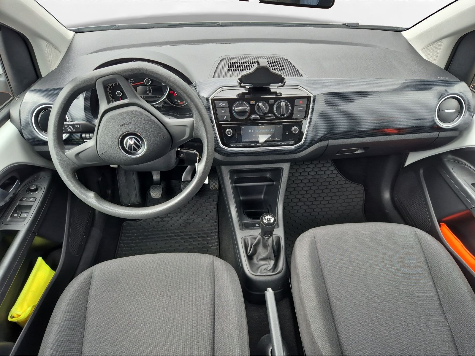 Volkswagen - up!_6