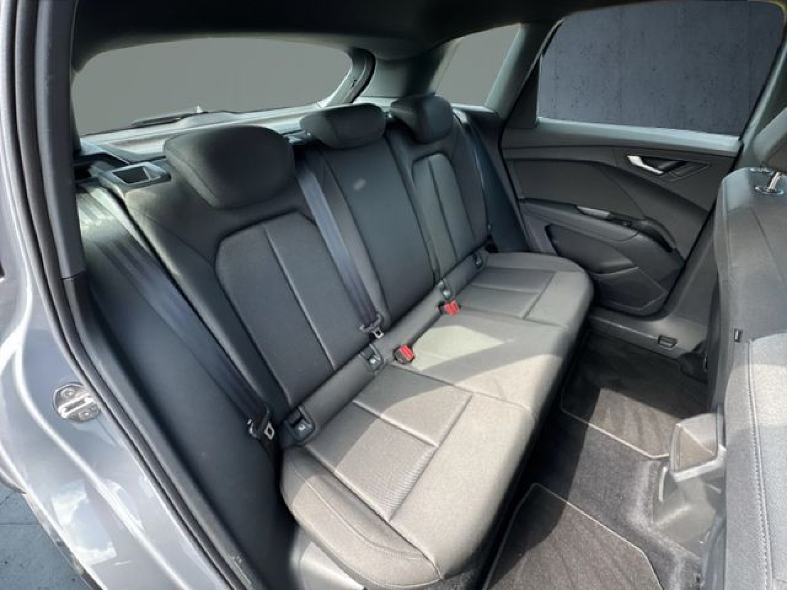 Audi - Q4_20