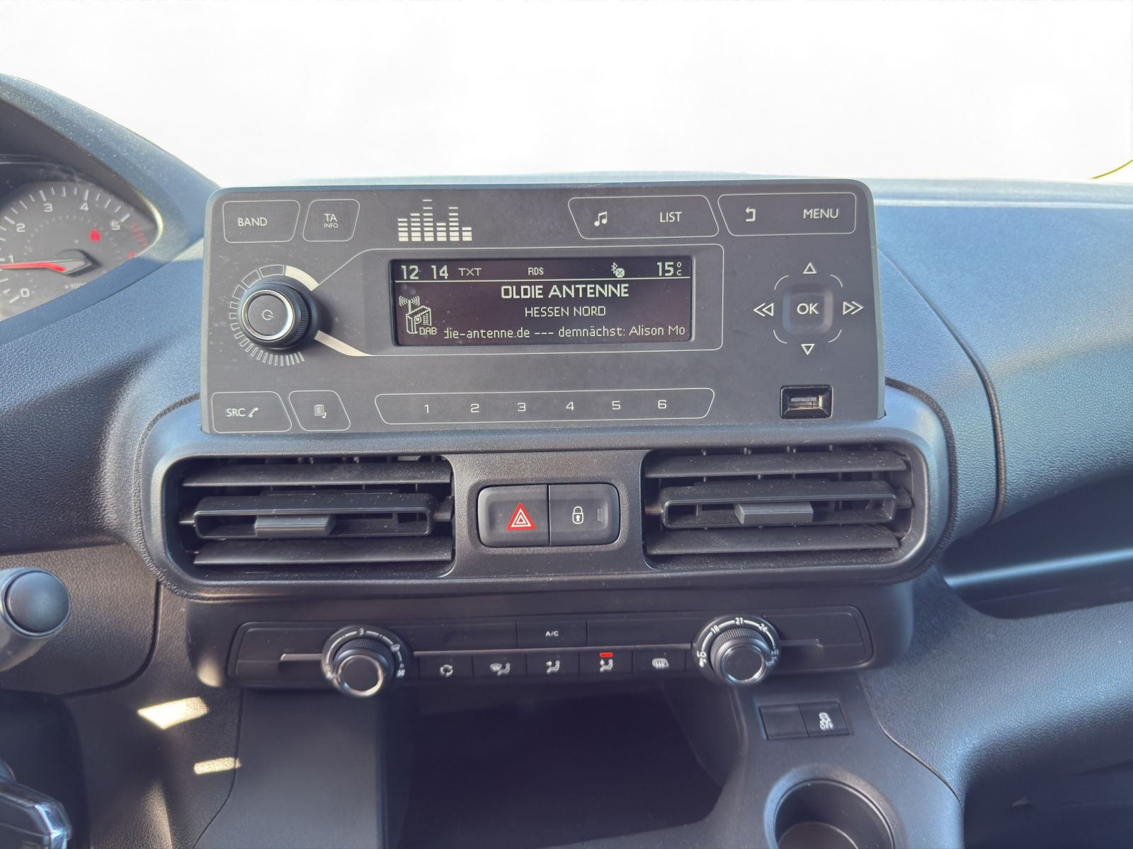 Peugeot - Partner_13