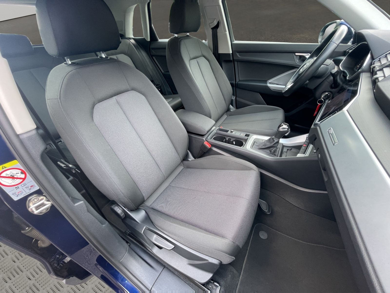 Audi - Q3_19