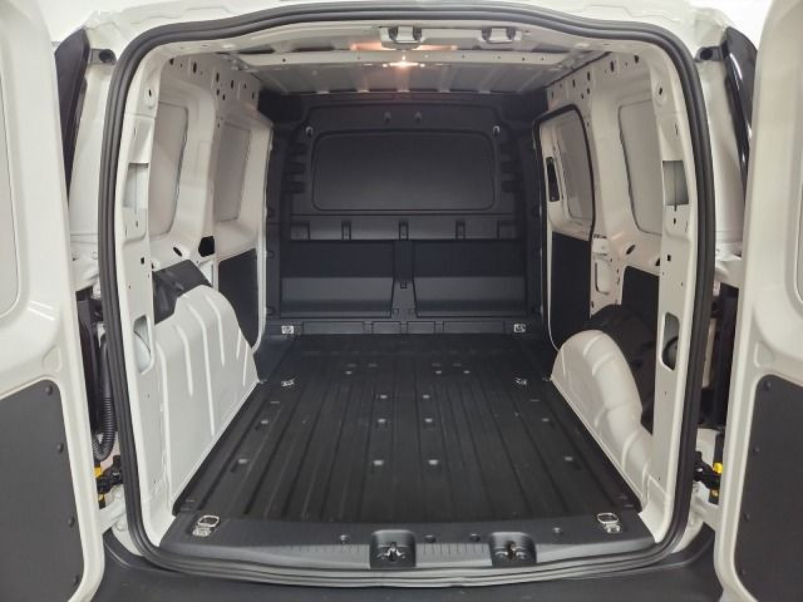 Volkswagen - Caddy Cargo_20