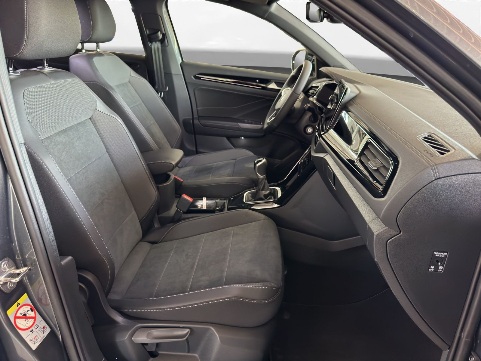 Volkswagen - T-Roc_5
