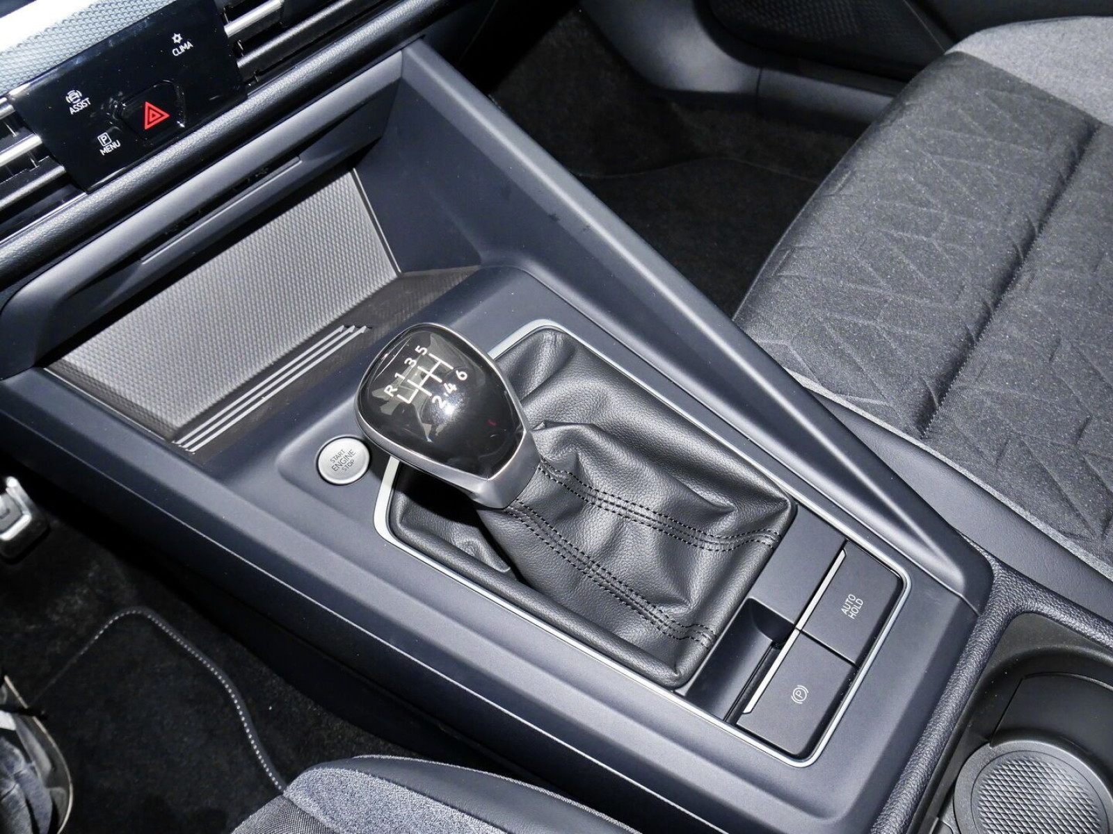 Volkswagen - Golf_14
