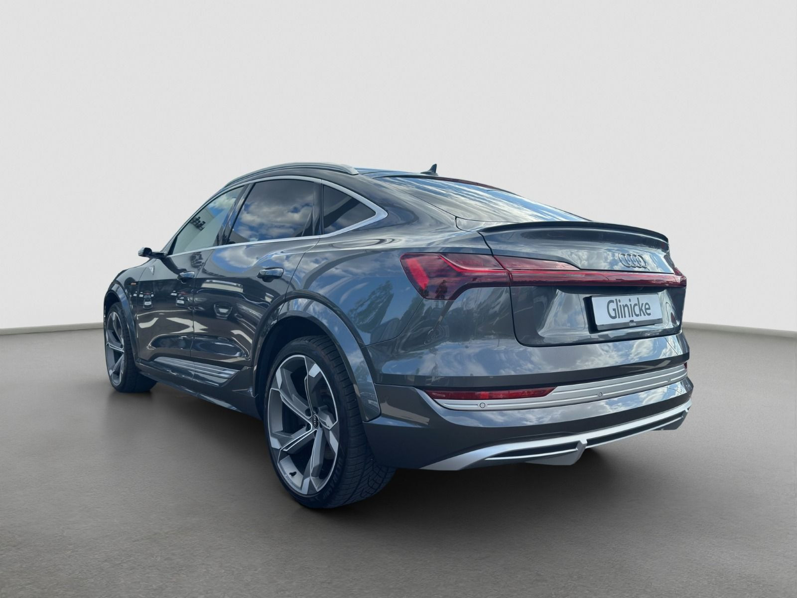Audi - e-tron Sportback_4