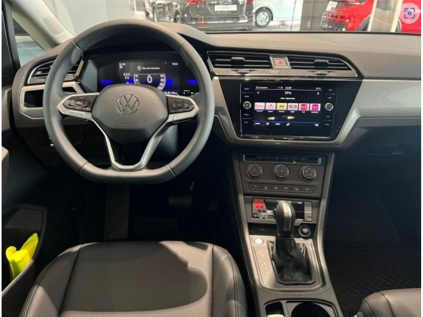 Volkswagen - Touran_8