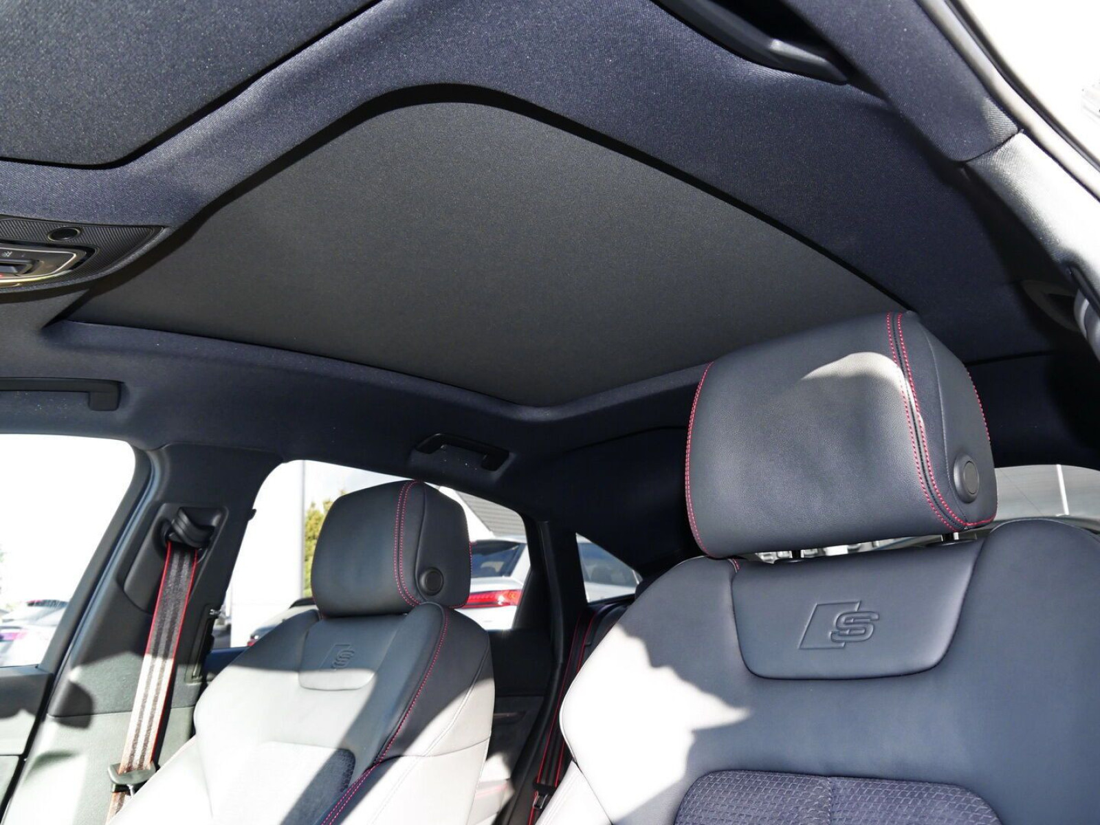 Audi - Q8 Sportback e-tron_12