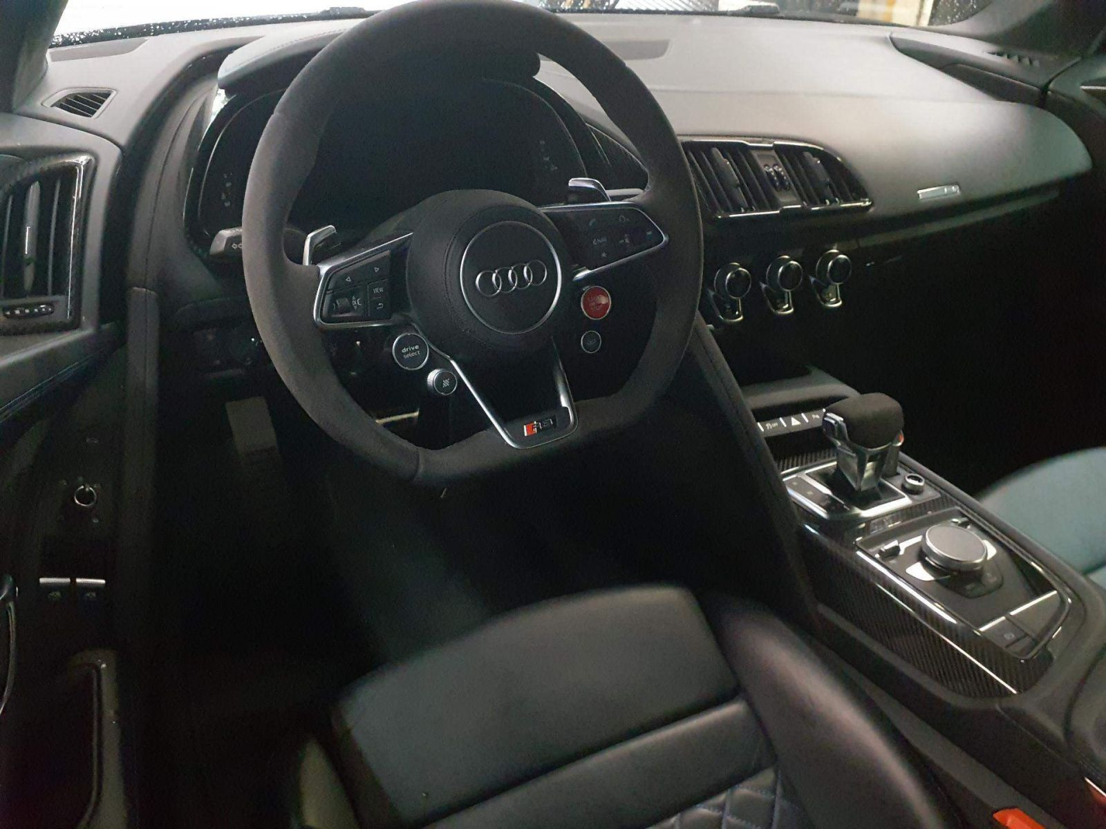 Audi - R8_6