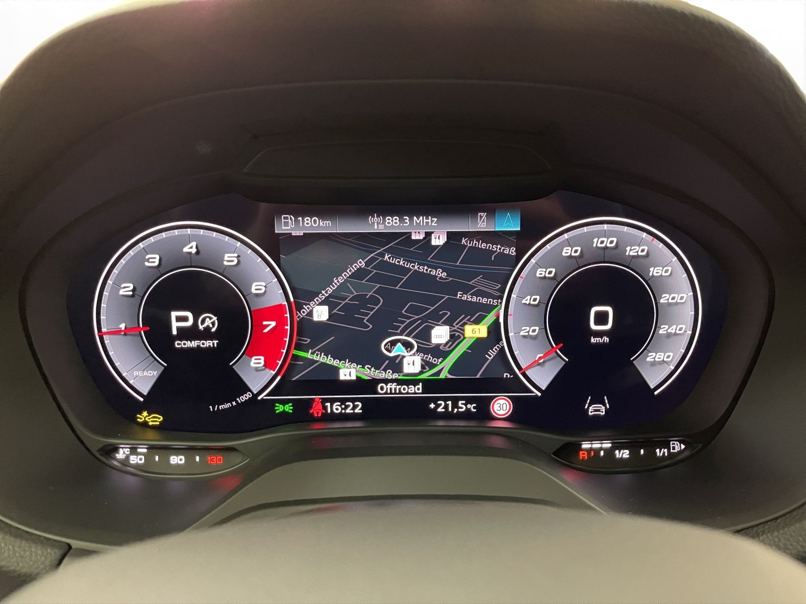 Audi - Q2_7