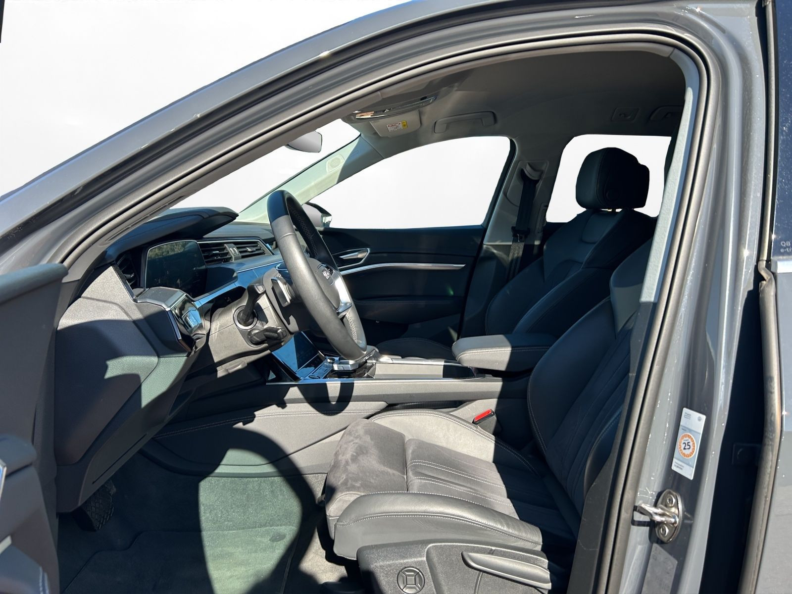 Audi - Q8 e-tron_4