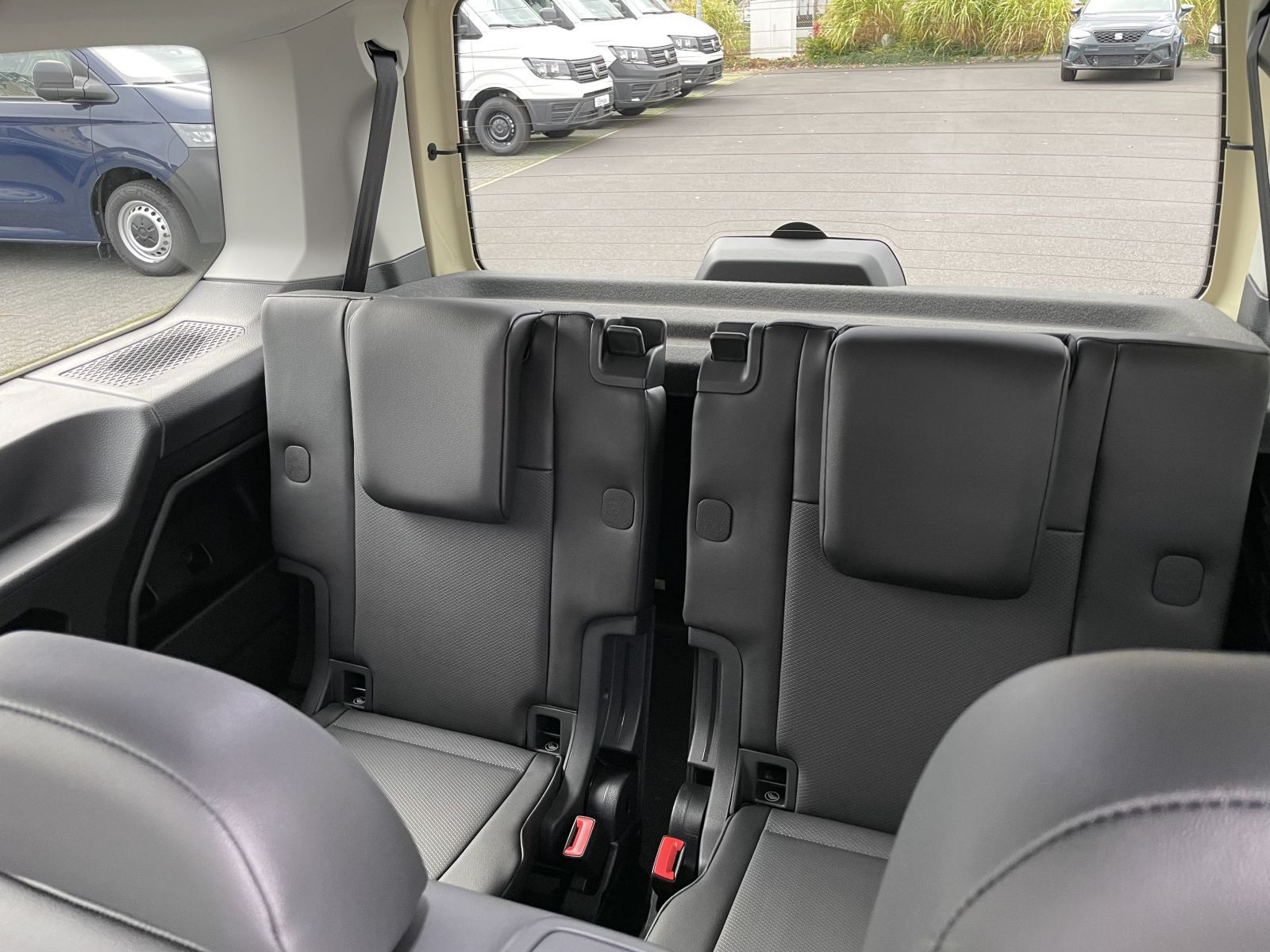 Volkswagen - Caddy Maxi_12