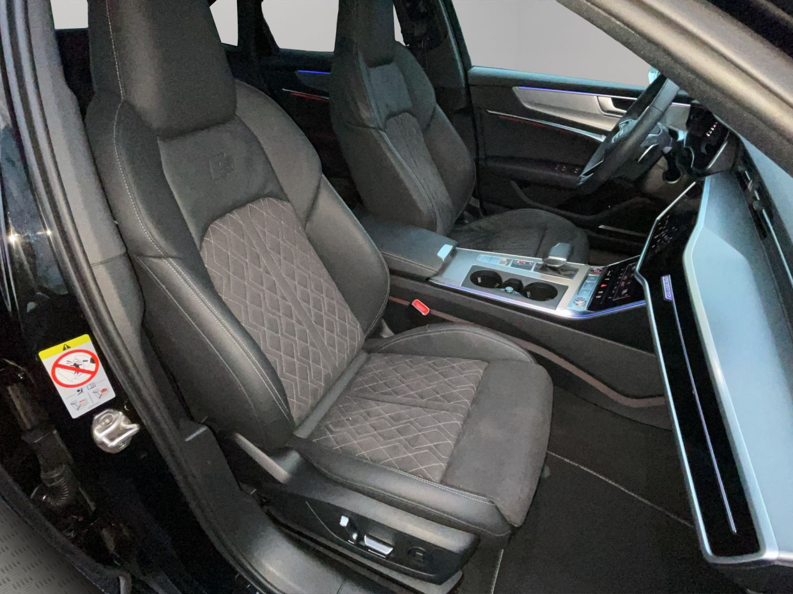 Audi - S6_19