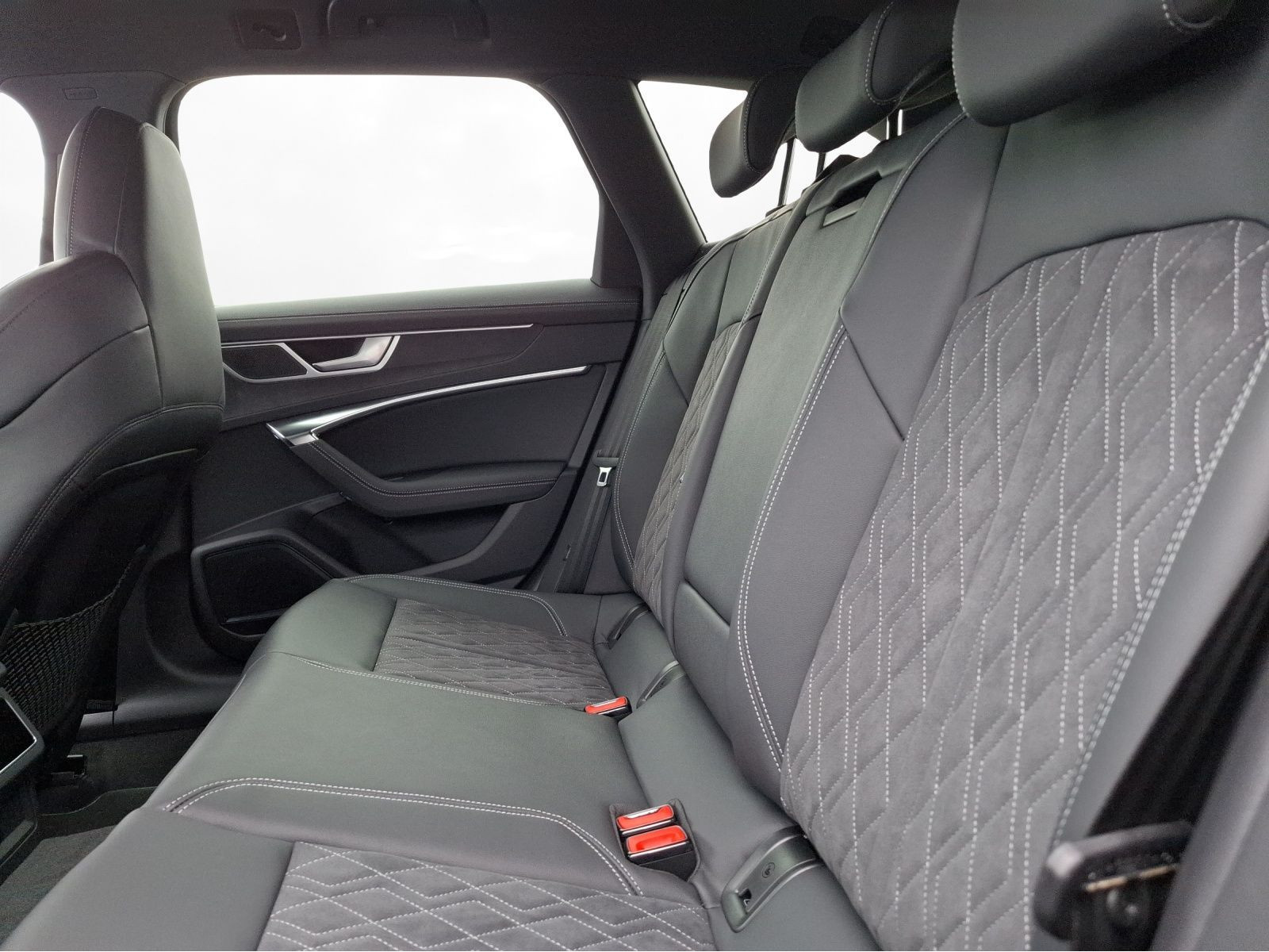 Audi - S6_5