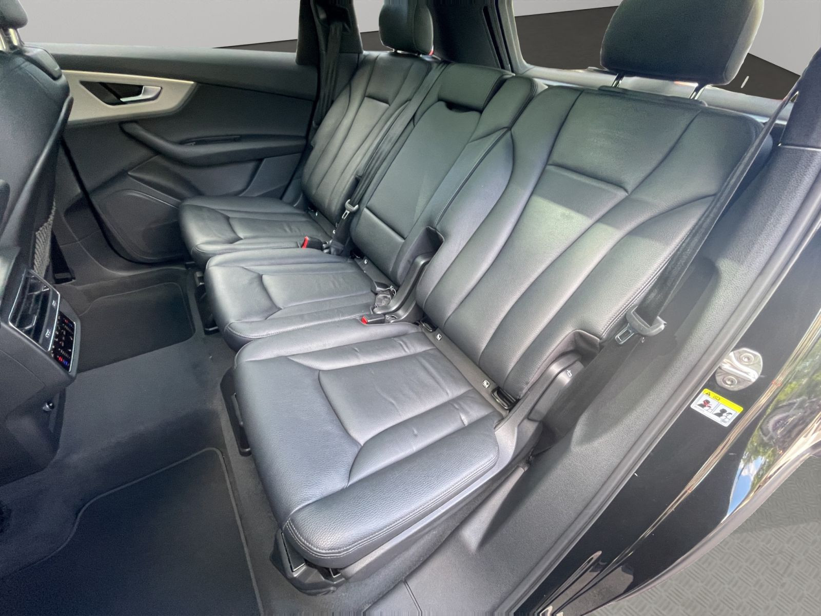 Audi - Q7_18