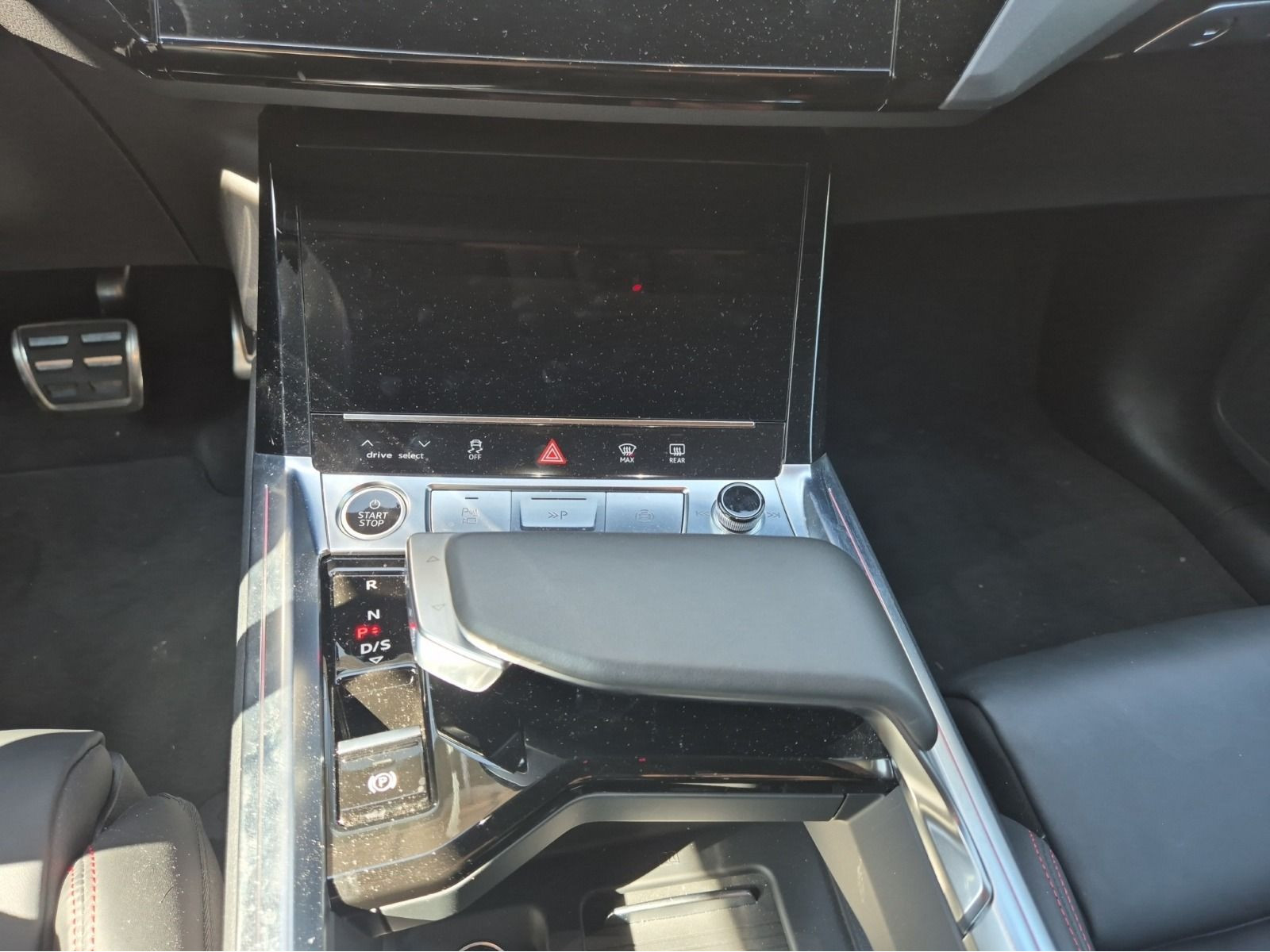 Audi - Q8 e-tron_17