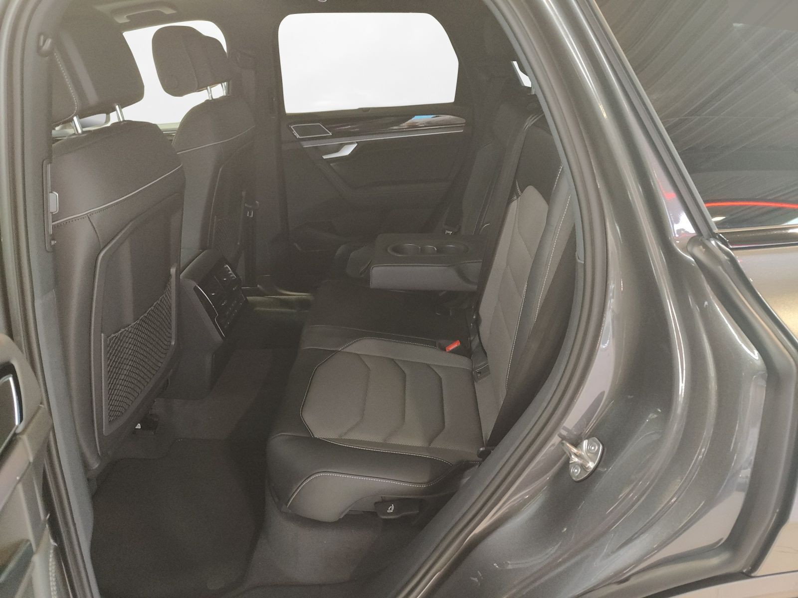 Volkswagen - Touareg_6