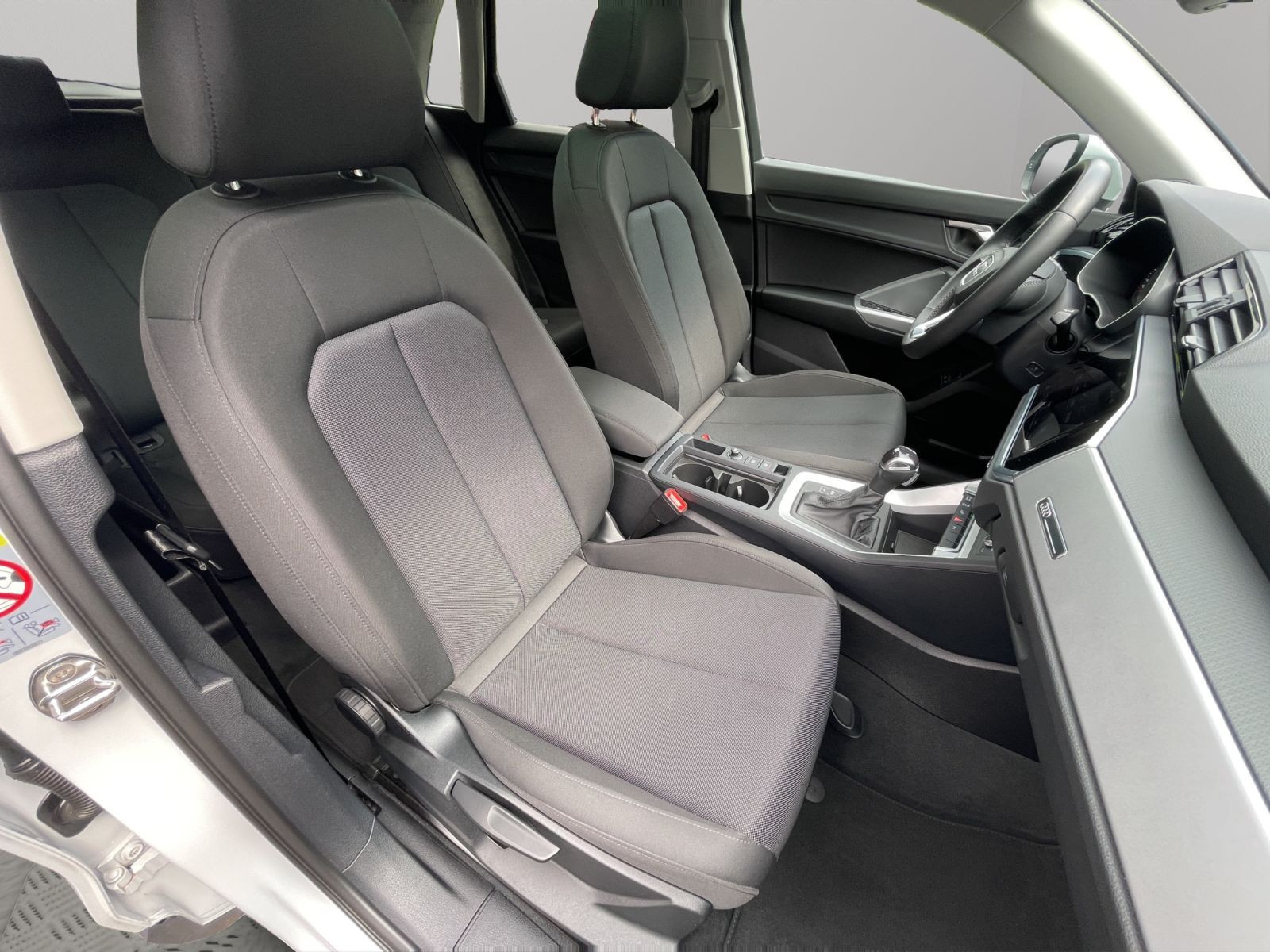 Audi - Q3_19