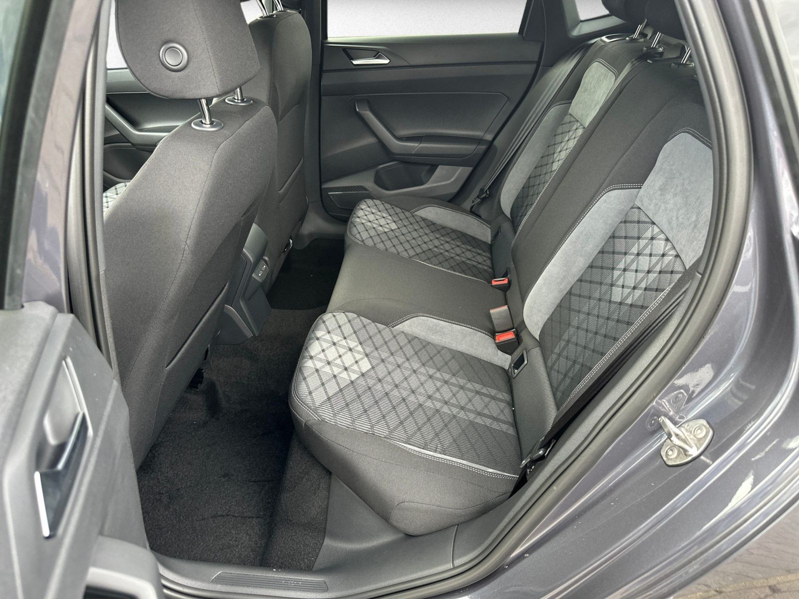 Volkswagen - Polo_14