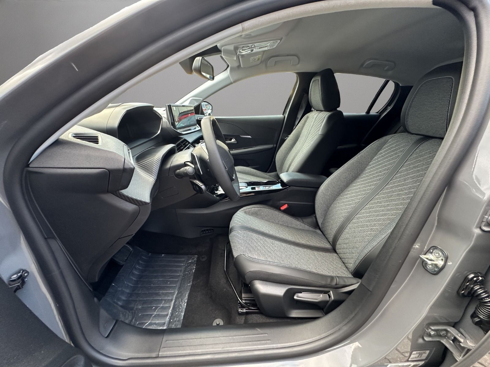 Peugeot - 208_9