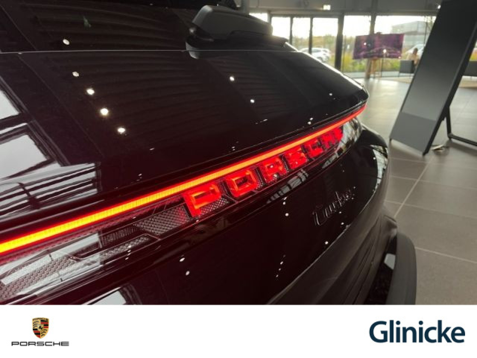 Porsche - Taycan_15
