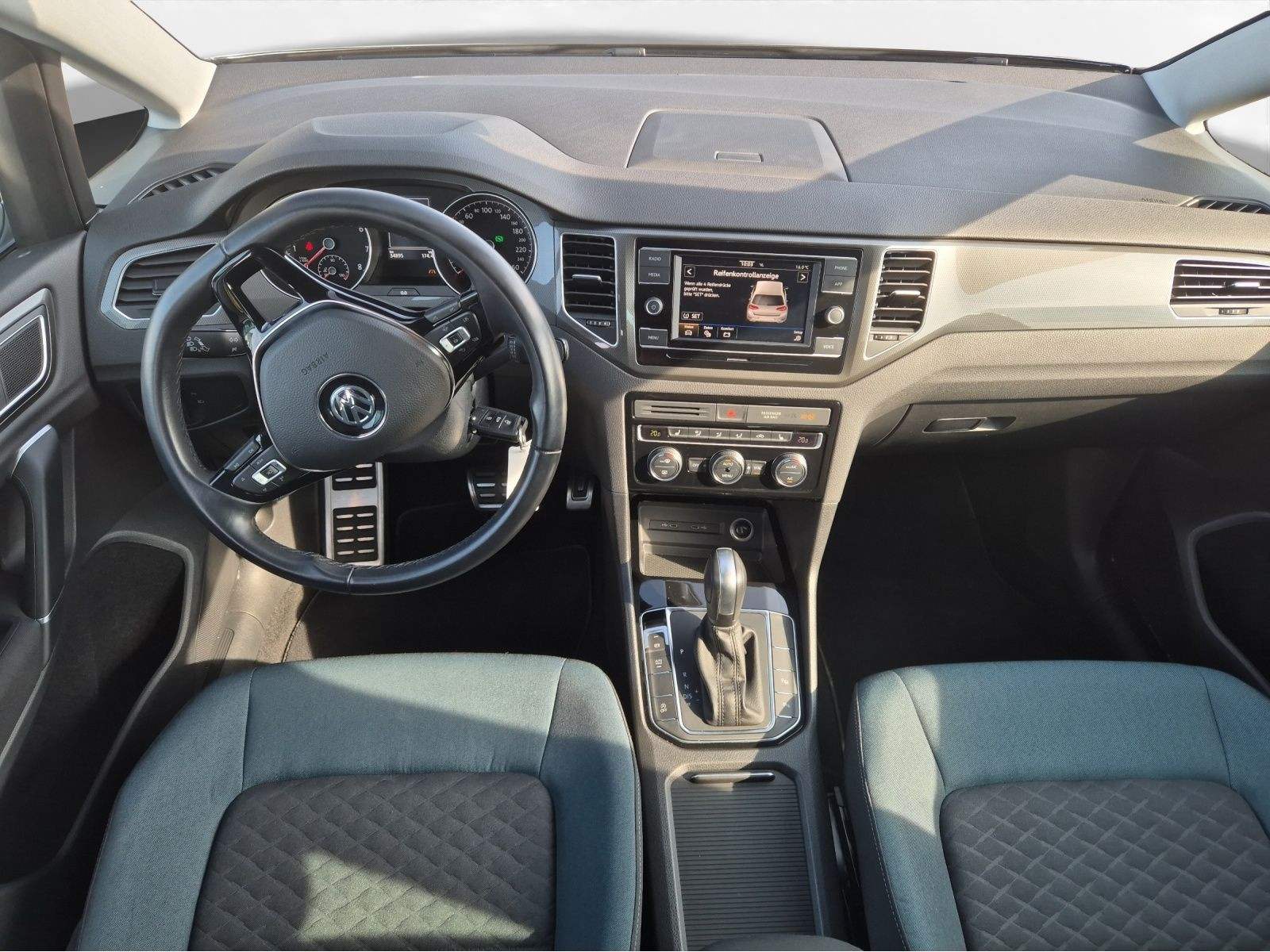 Volkswagen - Golf Sportsvan_6