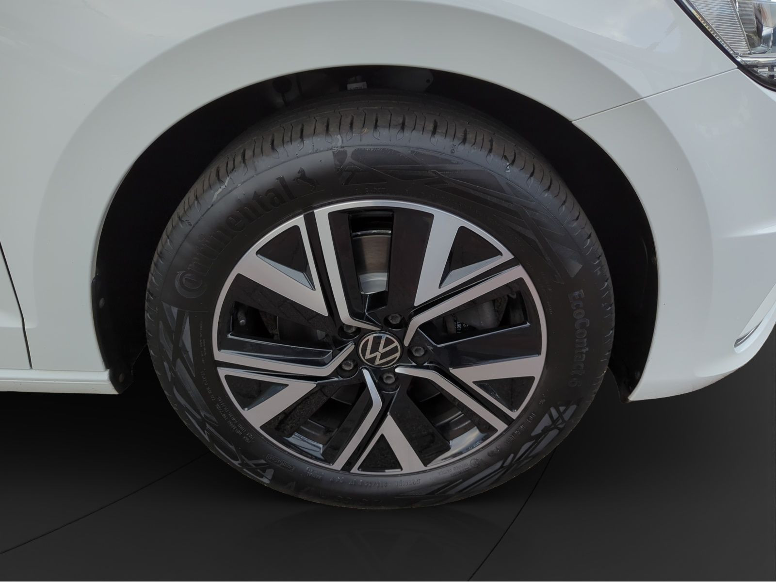 Volkswagen - Touran_12