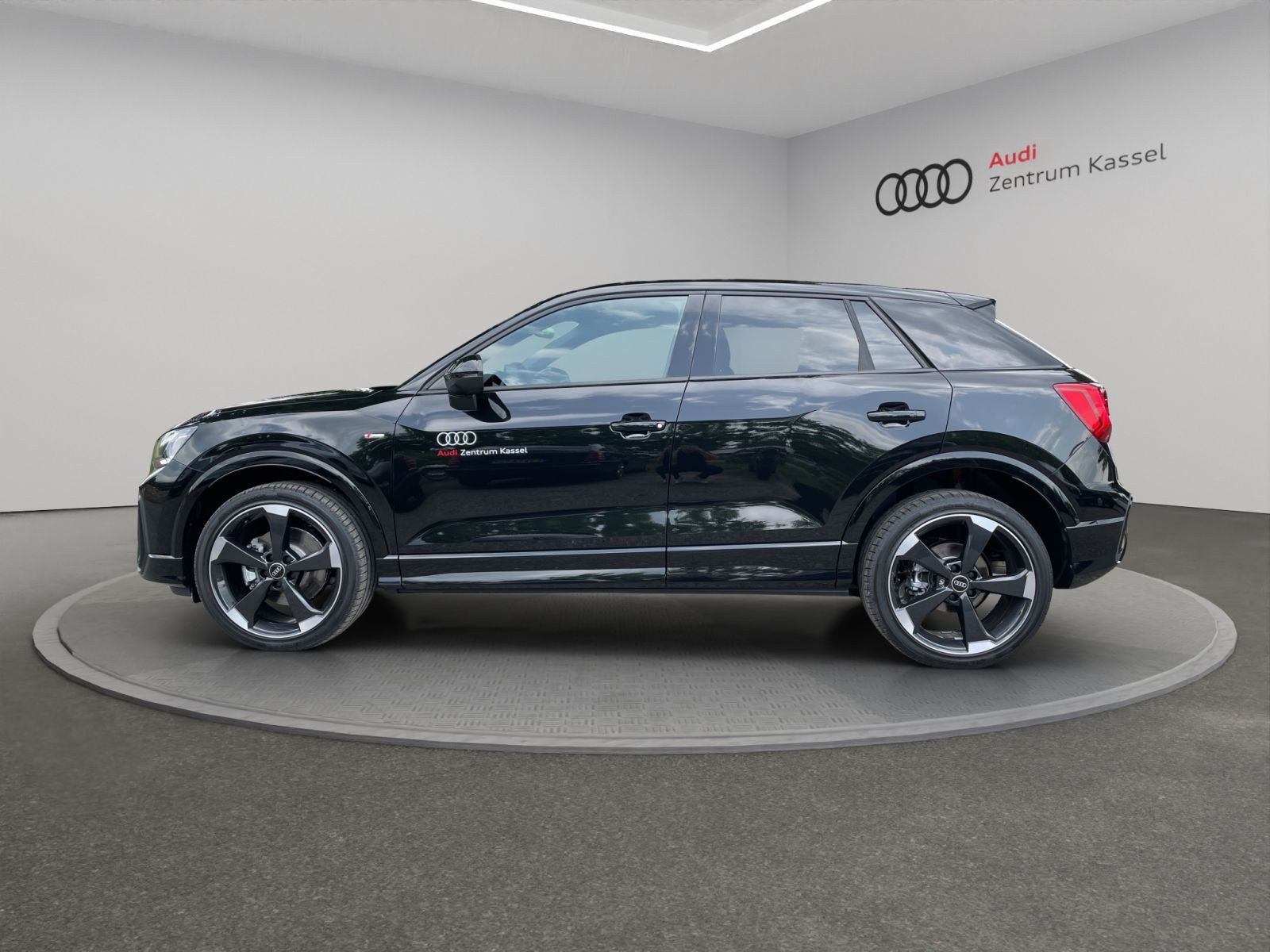 Audi - Q2_4
