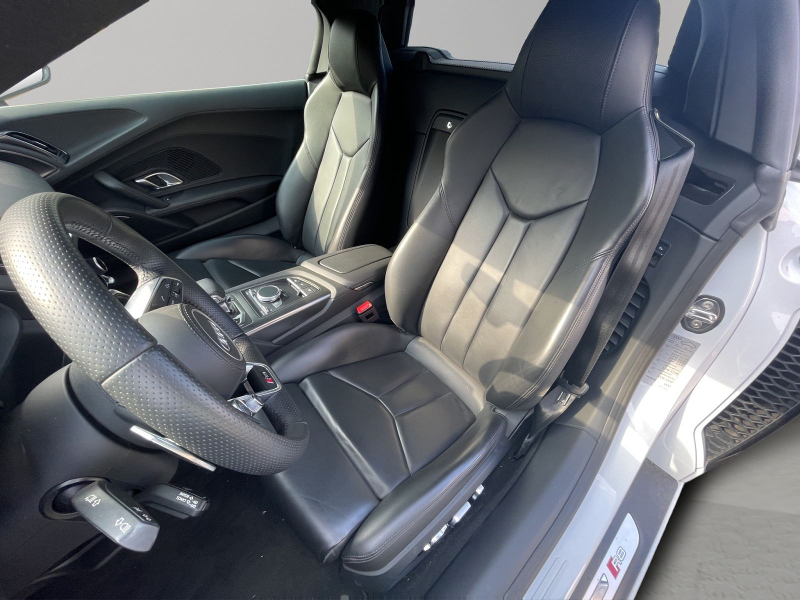 Audi - R8 Spyder_11
