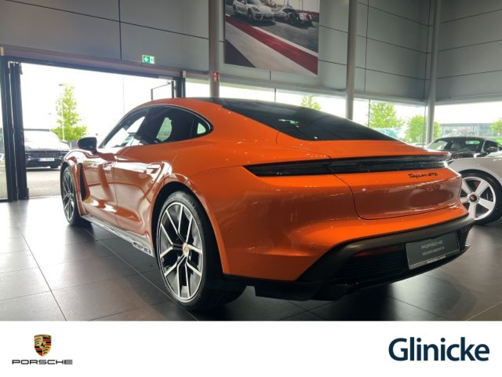 Porsche - Taycan_3