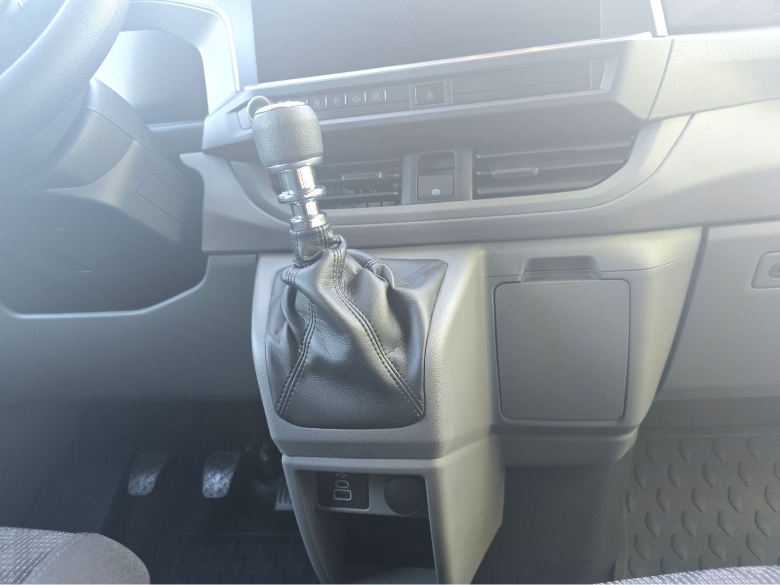 Volkswagen - T7 Transporter_5