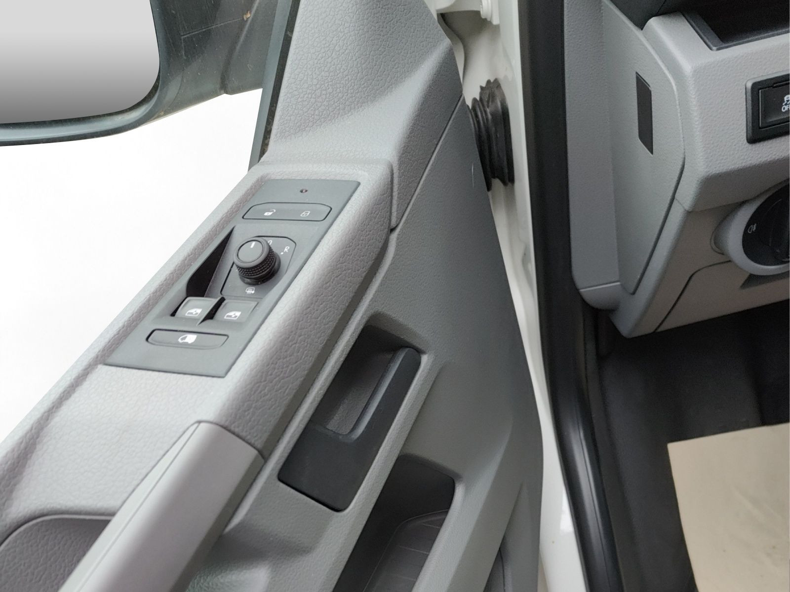 Volkswagen - T6.1 Transporter_4