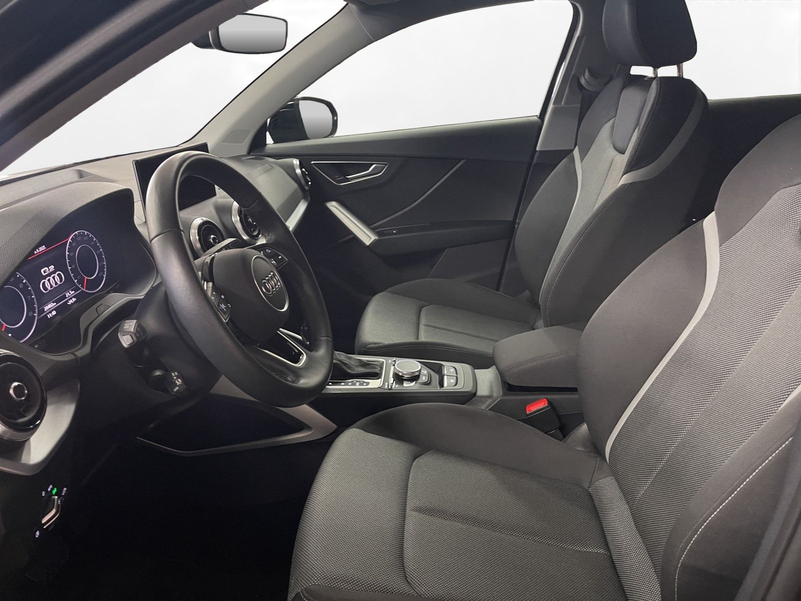 Audi - Q2_17