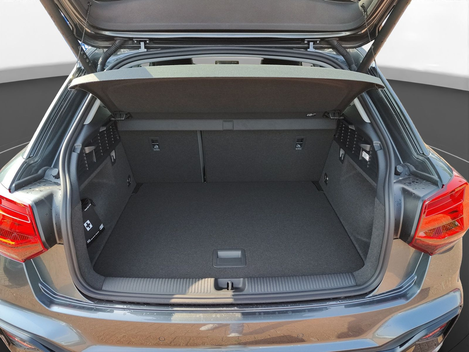 Audi - Q2_9