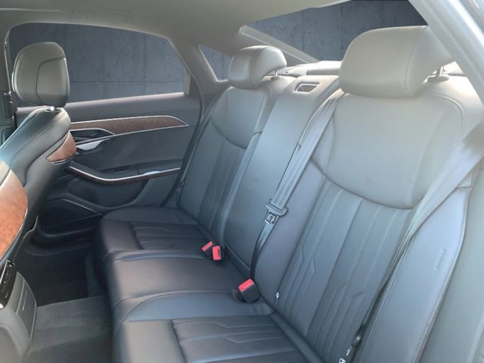 Audi - A8_14