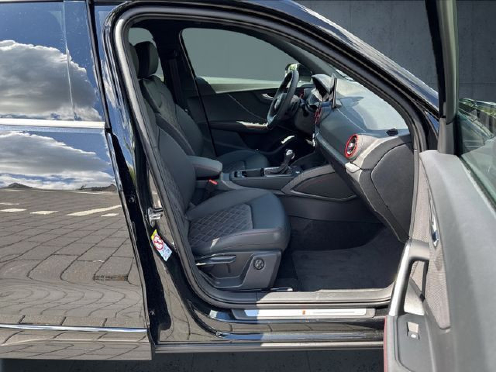 Audi - SQ2_18