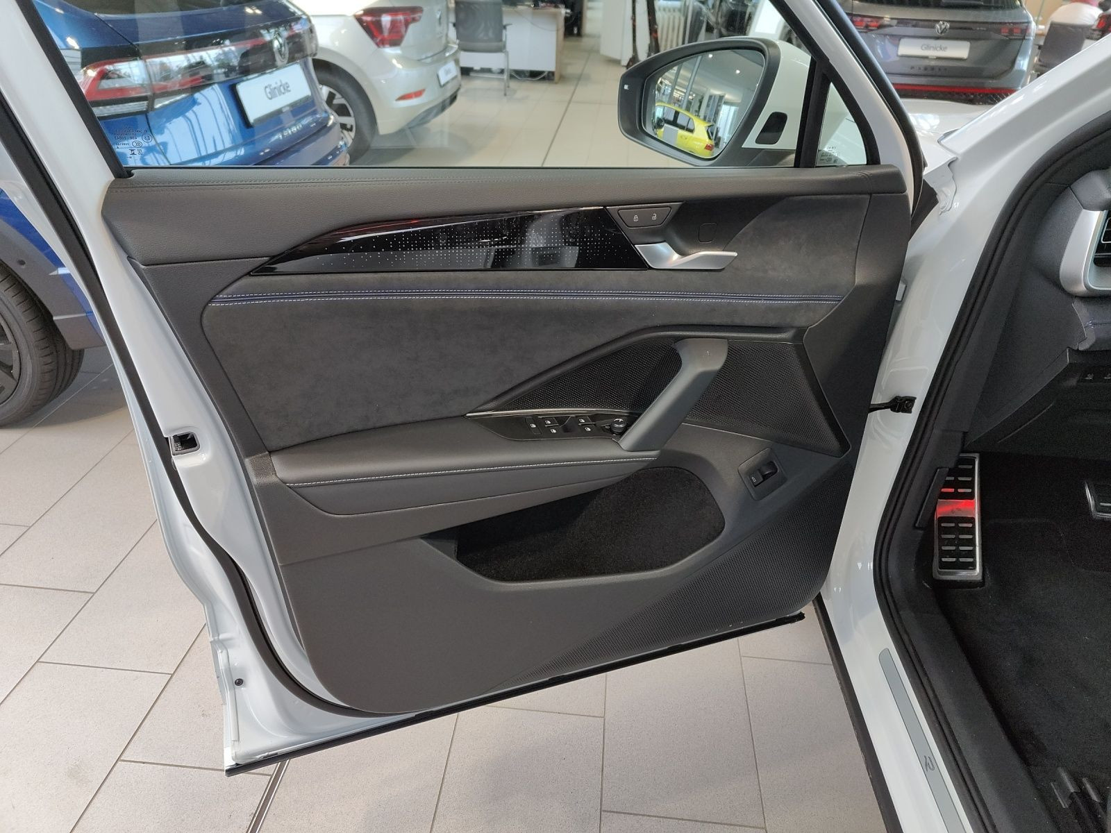 Volkswagen - Tayron_5