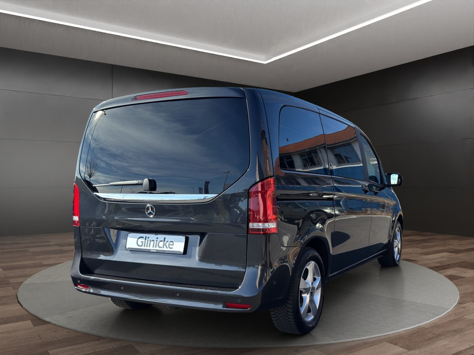 Mercedes-Benz - V 300_2