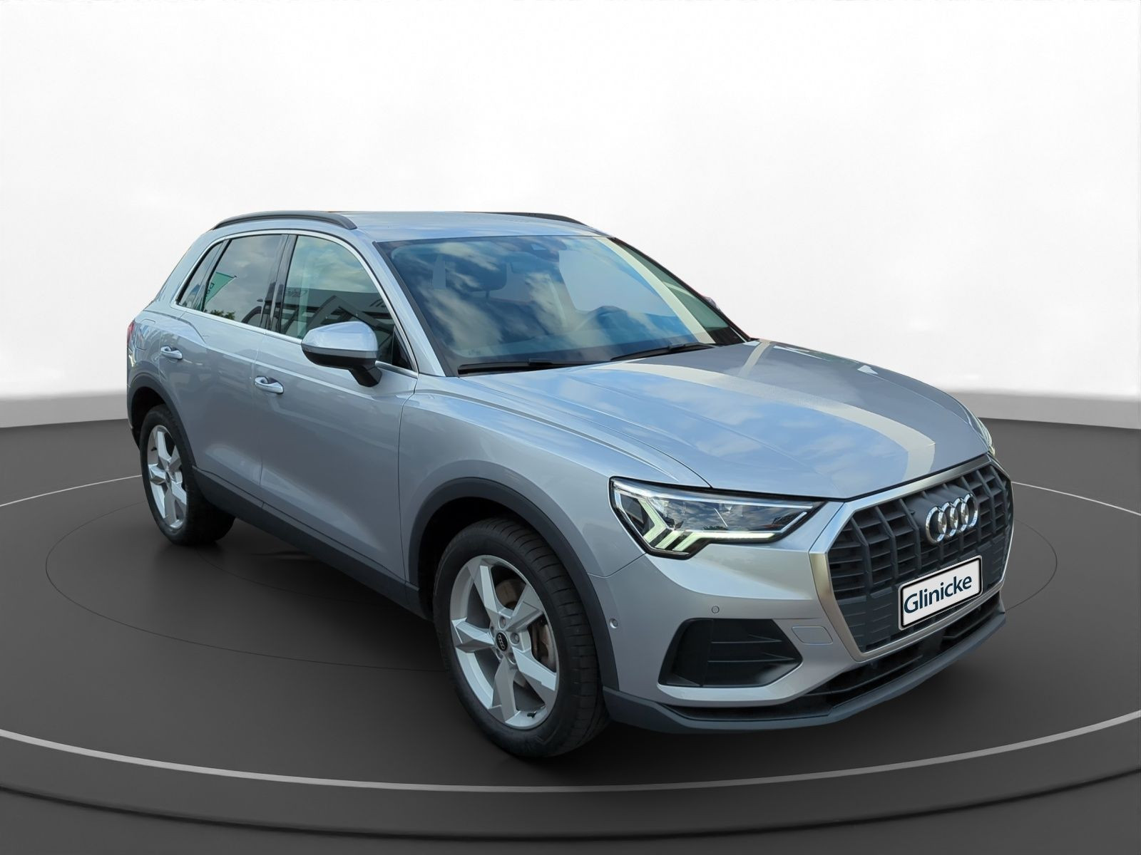 Audi - Q3_12