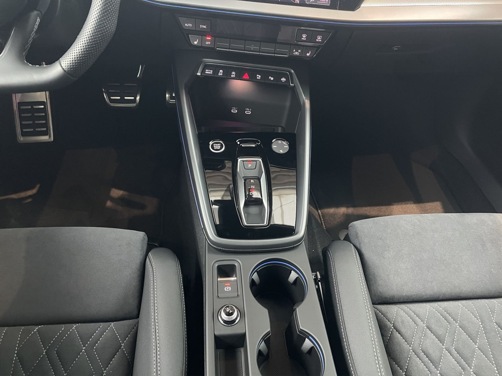 Audi - A3 Limousine_15