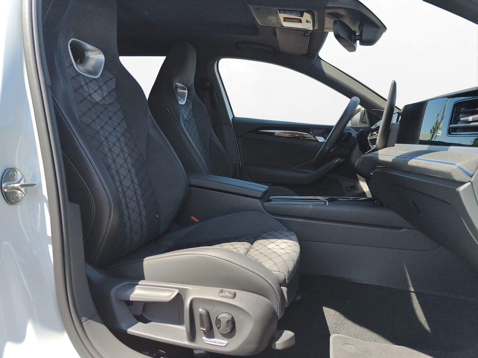 Volkswagen - Passat Variant_11