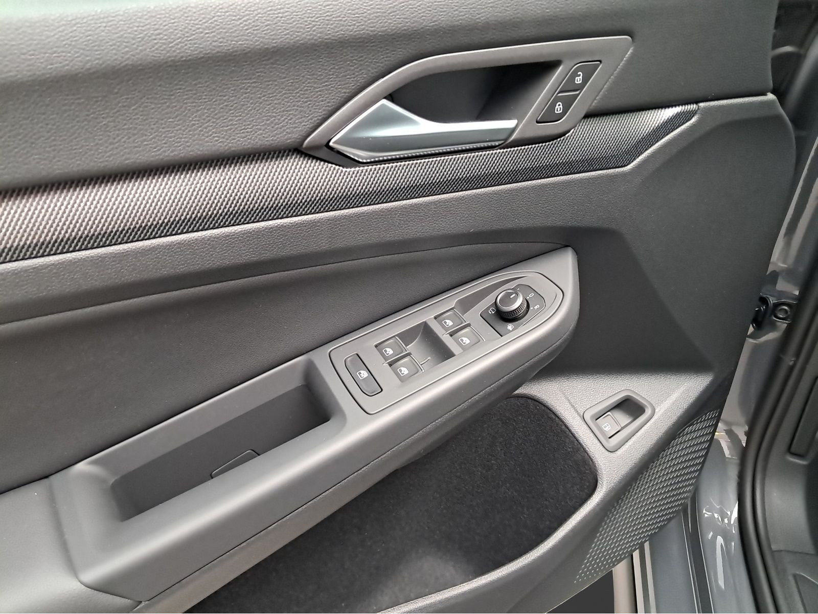 Volkswagen - Golf_12