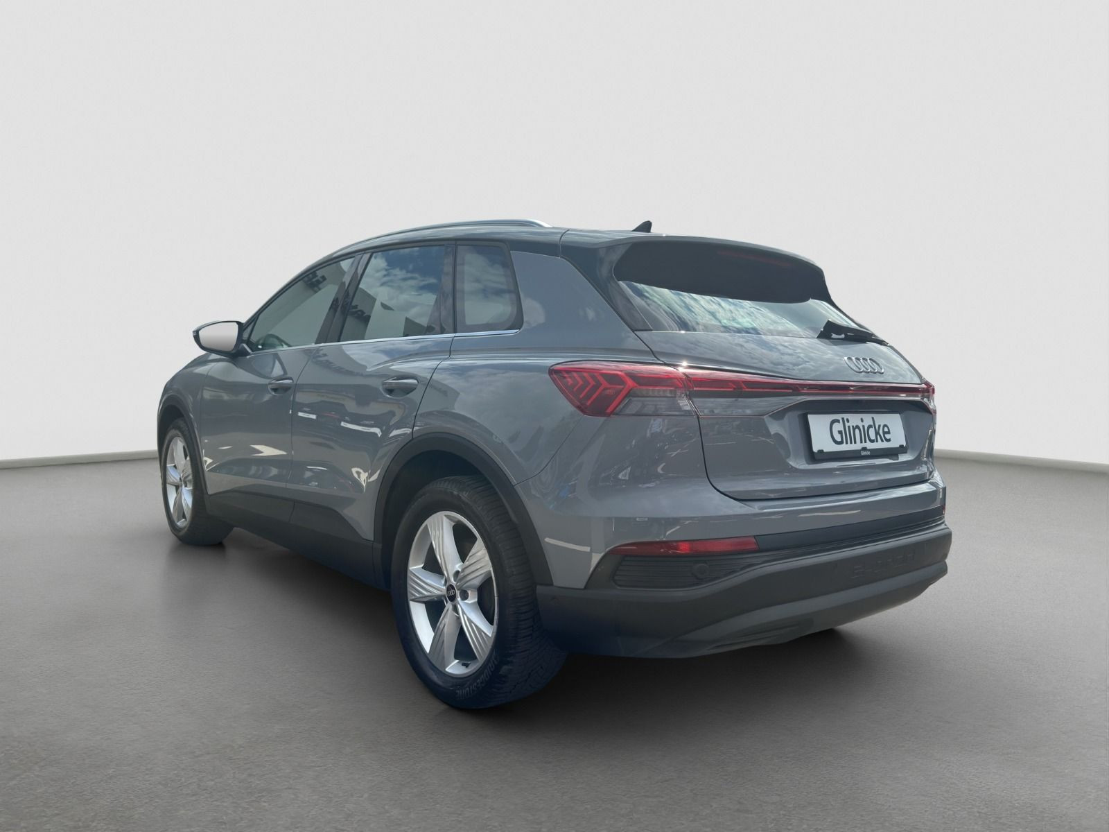 Audi - Q4 e-tron_4