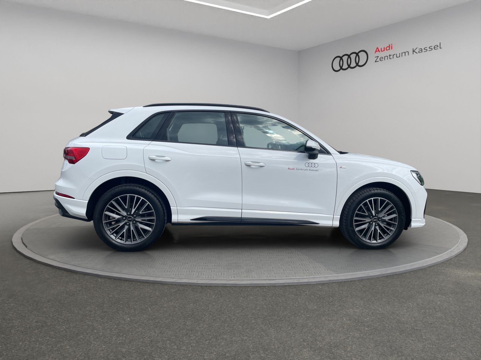 Audi - Q3_6