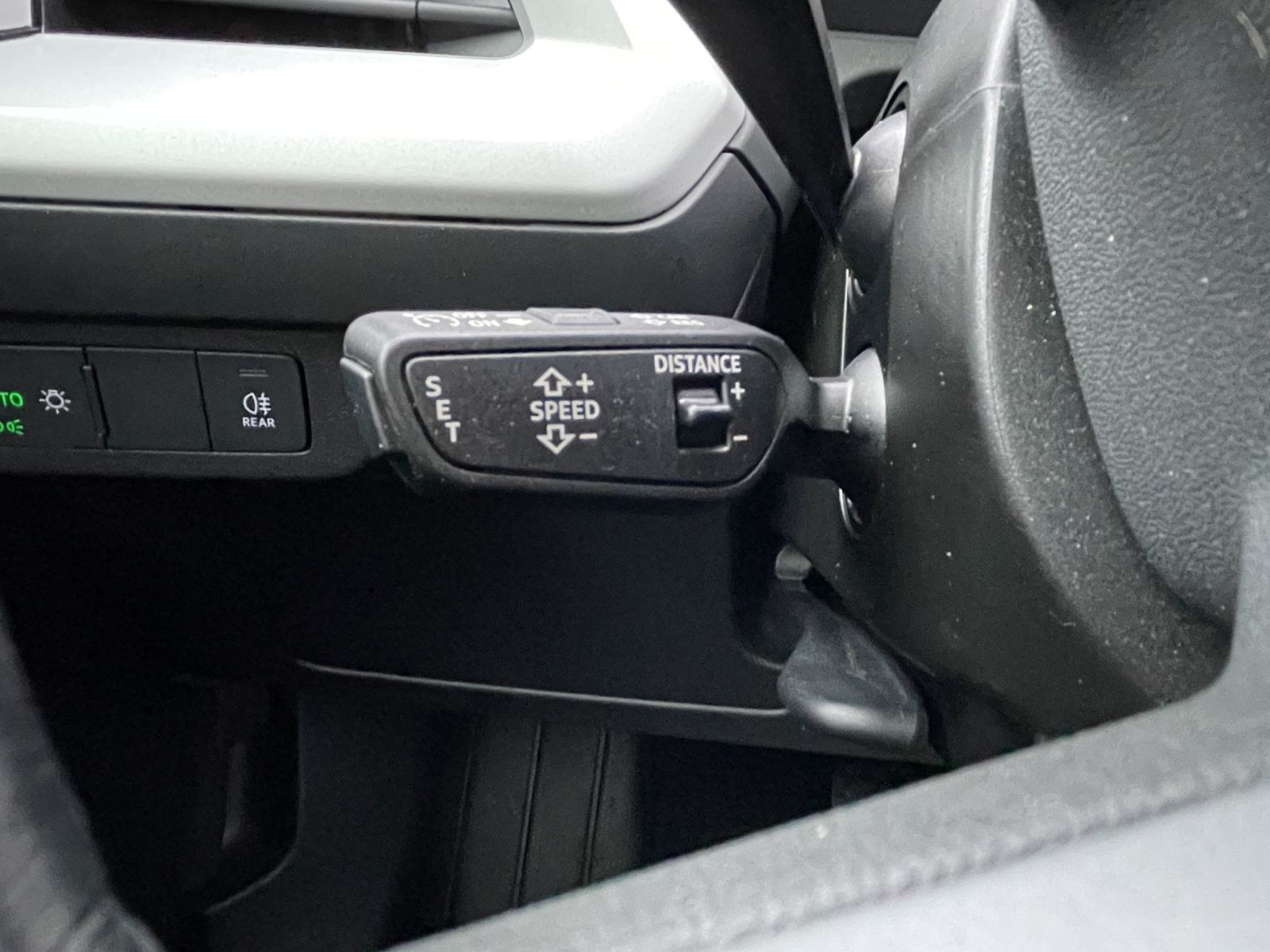 Audi - Q4_23